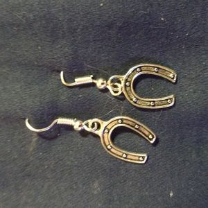 Horseshoe earrings